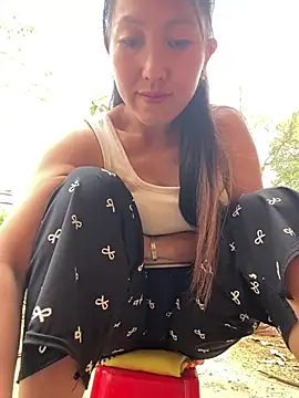 Huonglyna online show from April 16, 7:20 am