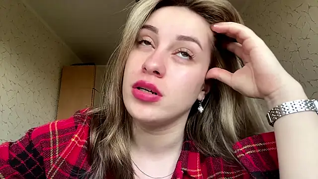 SpringSummers online show from April 14, 8:09 am