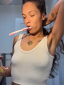 AliciaDx online show from April 17, 9:51 pm