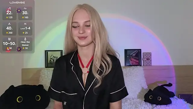 Snapshot of AstridRos chatting on April 24, 10:01 pm AstridRos online show from April 24, 10:01 pm