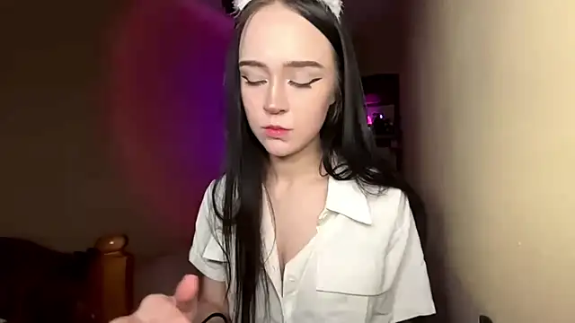 Adeline star online show from April 24, 6:32 pm