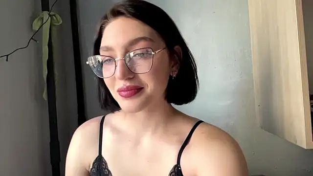 SinfulStarlight online show from April 4, 5:27 am