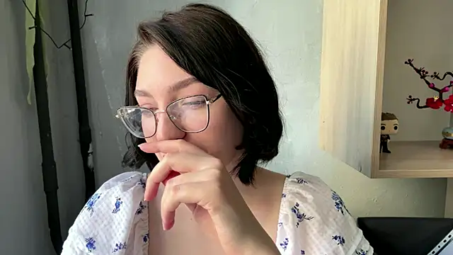 SinfulStarlight online show from April 18, 5:11 am