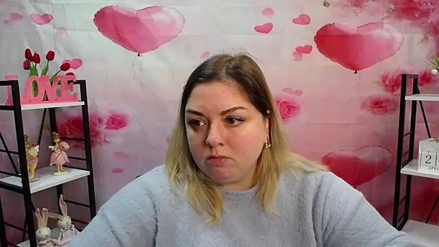 Snapshot of AdelinaMaster chatting on April 26, 5:10 pm AdelinaMaster online show from April 26, 5:10 pm