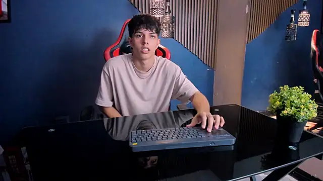 DamiaanXx online show from April 9, 1:05 pm