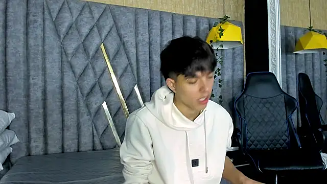 DamiaanXx online show from April 16, 12:39 pm