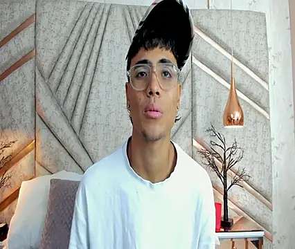 DannTaylor online show from April 7, 11:54 am