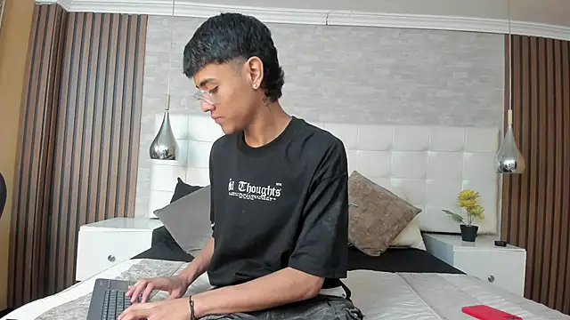 DannTaylor online show from April 10, 12:54 pm