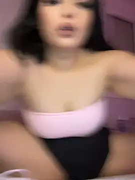 MiaKittyx0 online show from July 13, 7:05 pm