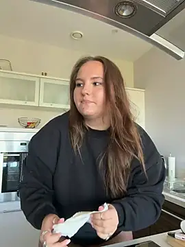 Hollpopss online show from April 24, 11:12 am