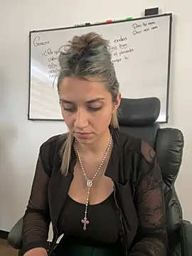 Snapshot of Isabella_varella- chatting on July 20, 1:57 pm Isabella varella- online show from July 20, 1:57 pm