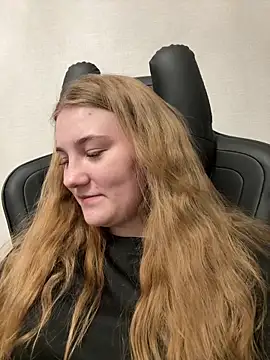 Flowers454 online show from April 12, 5:18 pm