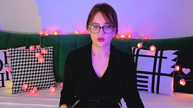 AdaEvanss online show from June 7, 6:11 pm
