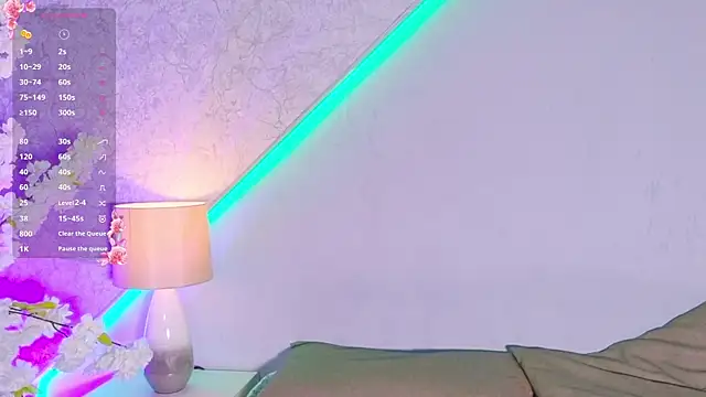 Violettcollins online show from April 10, 9:52 pm