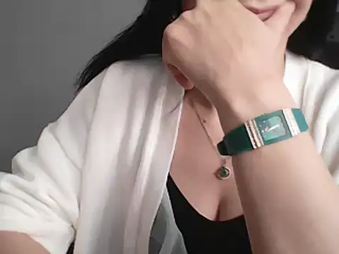 sara 41 online show from April 15, 8:32 am