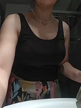 sara 41 online show from June 5, 6:42 am