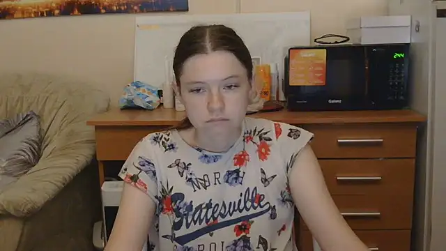 Snapshot of JessicaHolland1 chatting on July 6, 6:10 pm JessicaHolland1 online show from July 6, 6:10 pm