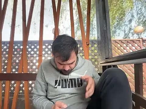 armandomoir online show from April 25, 2:36 pm