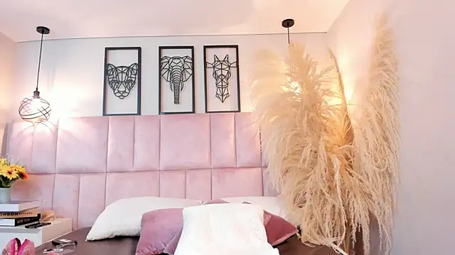 Vaithiare stone online show from April 5, 12:13 pm