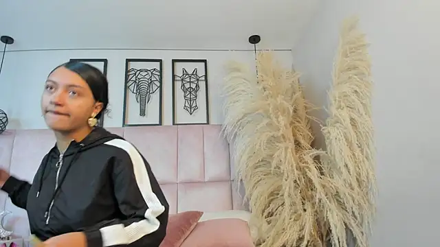 Vaithiare stone online show from April 6, 12:17 pm