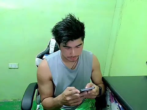 Snapshot of Hunkfireman chatting on June 24, 11:37 pm Hunkfireman online show from June 24, 11:37 pm