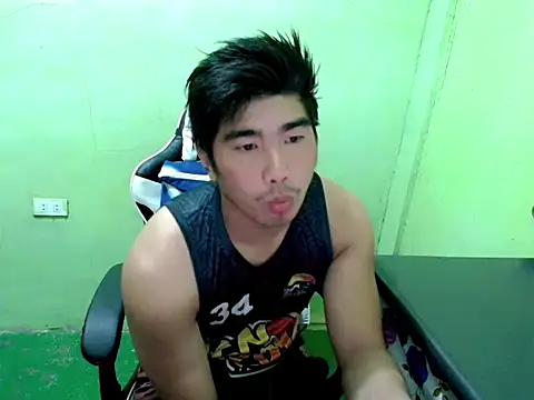 Snapshot of Hunkfireman chatting on July 5, 11:23 pm Hunkfireman online show from July 5, 11:23 pm
