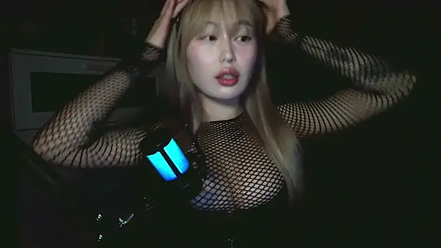 obeycarrienoona online show from April 18, 2:48 am