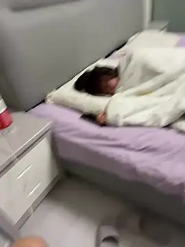 L7D8521 online show from April 16, 2:29 pm