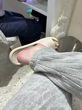 L7D8521 online show from April 18, 11:14 am