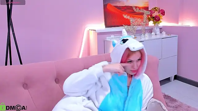 Hannah Mc kay online show from April 15, 1:29 pm