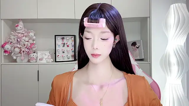 -Moonshine online show from April 17, 10:29 am