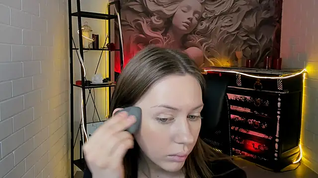 MeganClapp online show from April 18, 5:11 am