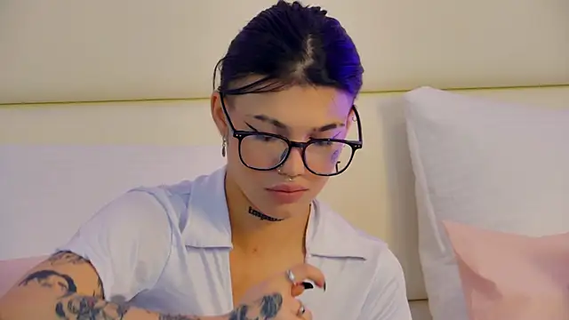 YasminnStorm online show from April 18, 4:49 am