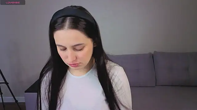 Elizabet Collins online show from April 16, 1:17 am