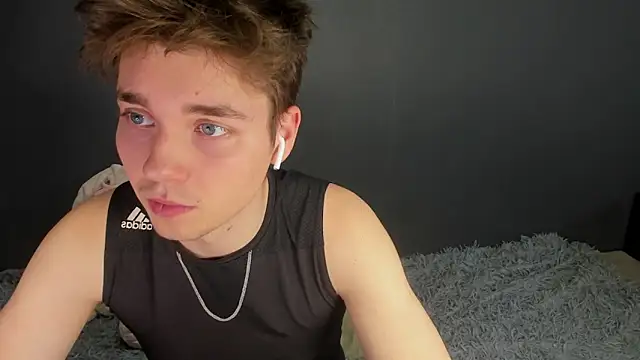 zeriax online show from April 6, 1:36 am