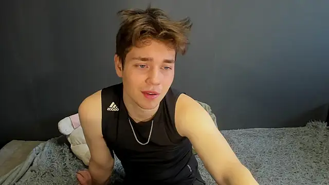 zeriax online show from April 11, 1:43 am