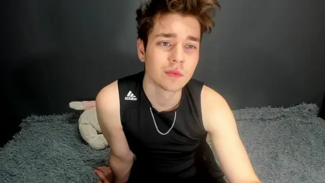 zeriax online show from April 18, 1:53 am