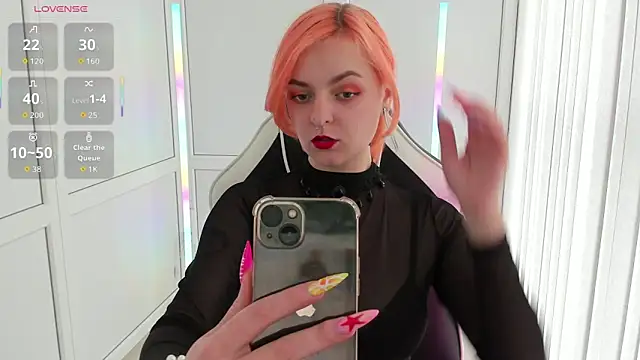 NightLeaf online show from April 17, 1:03 pm