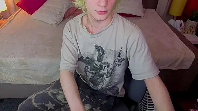 JameMilann online show from April 11, 7:45 am