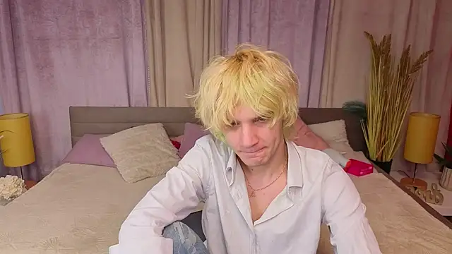 JameMilann online show from April 13, 6:19 am