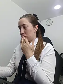 suzy-111 online show from April 9, 1:05 am