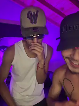 Cuteathleticboys online show from April 11, 11:53 pm