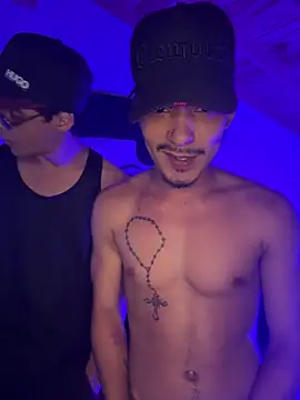 Cuteathleticboys online show from April 13, 12:38 am