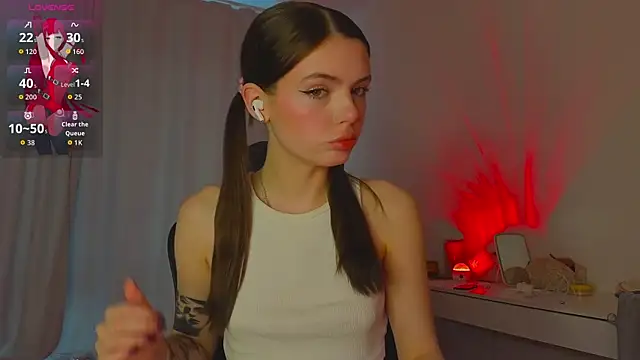 lillly meow  online show from April 13, 4:18 am