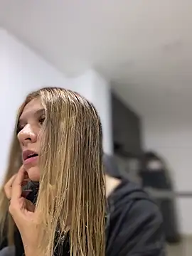 Alison parkerrr online show from April 18, 1:20 am