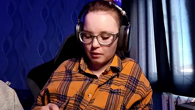 Sheriscute online show from April 12, 1:38 pm