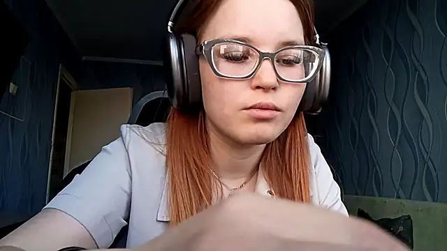 Sheriscute online show from April 17, 1:03 pm