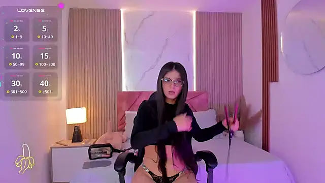 clairemillerx online show from April 20, 7:48 pm