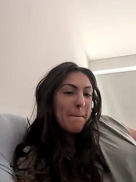 alwayswettt online show from April 11, 6:45 pm