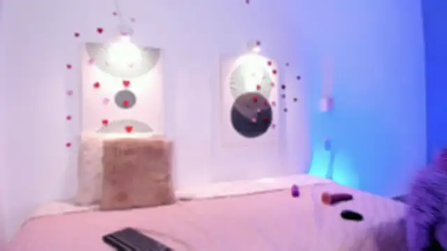 LaylaTemptMe online show from April 13, 9:15 am